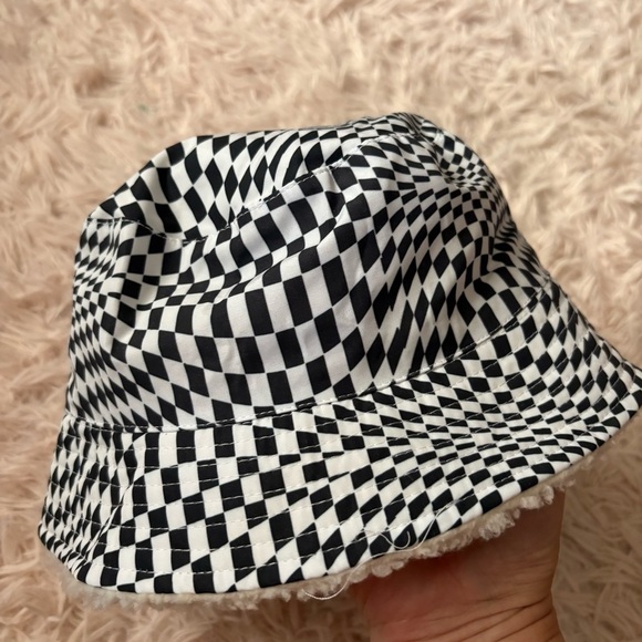 Disney Alice in Wonderland Checkered Bucket Hat Fleece Lined Black White